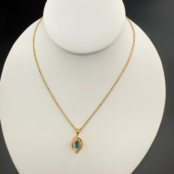 Avon Gold Tone Necklace With Rhinestone & Blue Glass Accent Pendant Elegant Jewe - Picture 4 of 7